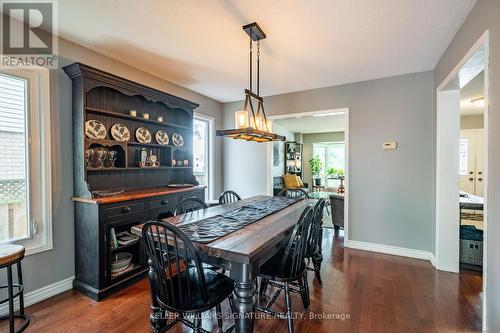 2495 Headon Road, Burlington, ON - Indoor Photo Showing Dining Room