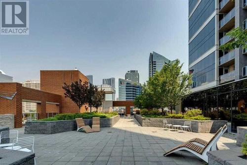 306, 1320 1 Street Se, Calgary, AB - Outdoor