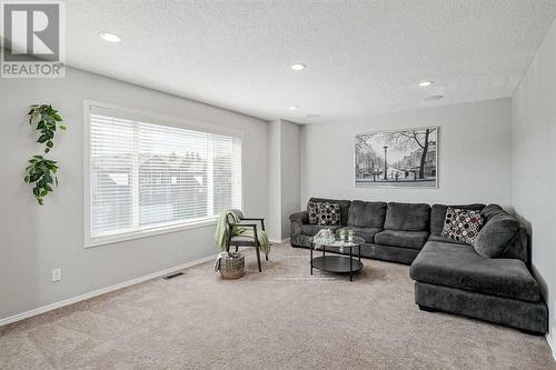 18 Chaparral Valley Place Se, Calgary, AB - Indoor Photo Showing Living Room