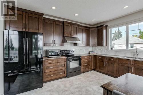 3830 Centre A Street Ne, Calgary, AB - Indoor Photo Showing Kitchen