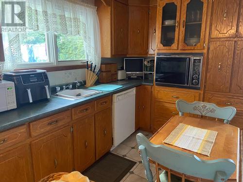 25 Dorchester Avenue, Corner Brook, NL - Indoor Photo Showing Kitchen