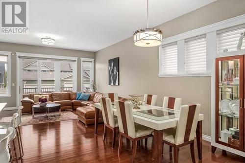 318 Mahogany Manor Se, Calgary, AB - Indoor Photo Showing Dining Room