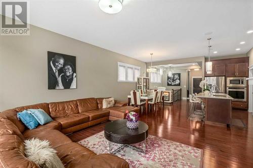 318 Mahogany Manor Se, Calgary, AB - Indoor Photo Showing Living Room