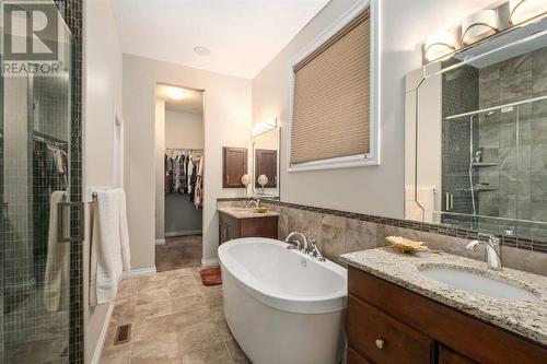 318 Mahogany Manor Se, Calgary, AB - Indoor Photo Showing Bathroom