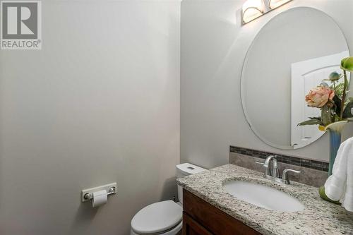 318 Mahogany Manor Se, Calgary, AB - Indoor Photo Showing Bathroom