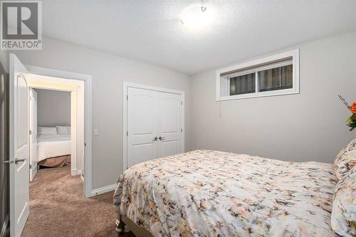 318 Mahogany Manor Se, Calgary, AB - Indoor Photo Showing Bedroom