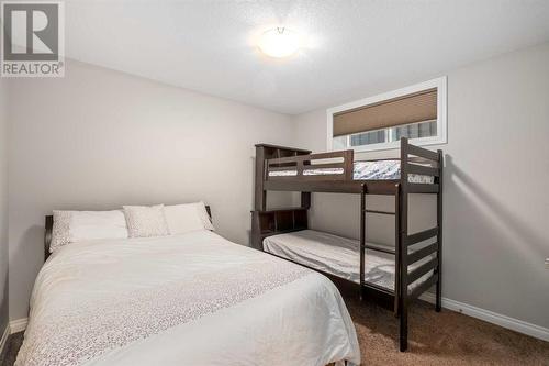 318 Mahogany Manor Se, Calgary, AB - Indoor Photo Showing Bedroom