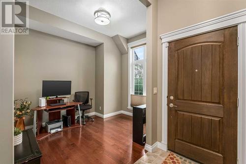 318 Mahogany Manor Se, Calgary, AB - Indoor Photo Showing Other Room