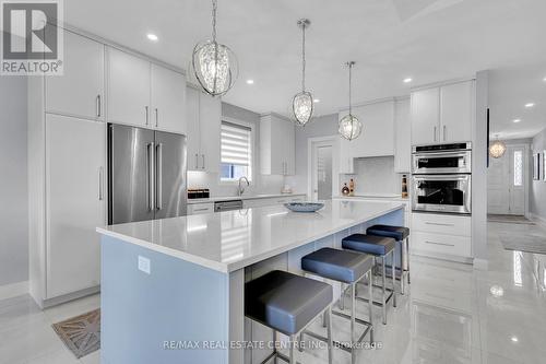 46 Rea Drive, Centre Wellington (Fergus), ON - Indoor Photo Showing Kitchen With Upgraded Kitchen