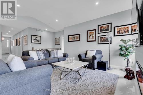 46 Rea Drive, Centre Wellington (Fergus), ON - Indoor Photo Showing Living Room