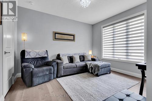 46 Rea Drive, Centre Wellington (Fergus), ON - Indoor Photo Showing Living Room