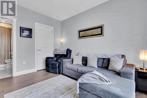 46 Rea Drive, Centre Wellington (Fergus), ON - Indoor Photo Showing Living Room