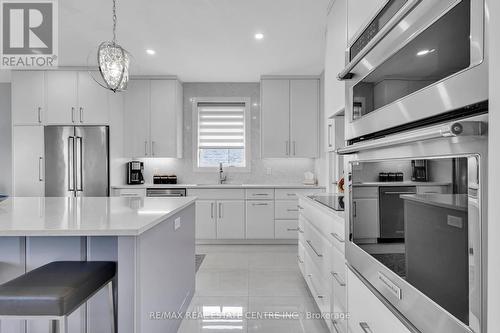 46 Rea Drive, Centre Wellington (Fergus), ON - Indoor Photo Showing Kitchen With Upgraded Kitchen