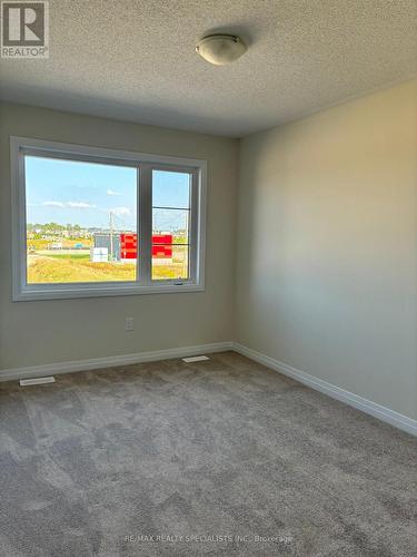 32 Molnar Crescent, Brantford, ON - Indoor Photo Showing Other Room