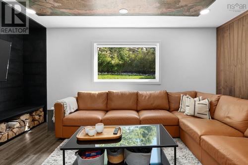 94 Collins Grove, Dartmouth, NS - Indoor Photo Showing Living Room