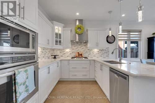 42 Grady Drive, Clarington (Newcastle), ON - Indoor Photo Showing Kitchen With Stainless Steel Kitchen With Double Sink With Upgraded Kitchen