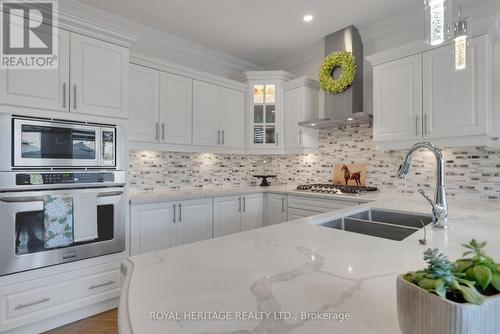 42 Grady Drive, Clarington (Newcastle), ON - Indoor Photo Showing Kitchen With Stainless Steel Kitchen With Double Sink With Upgraded Kitchen