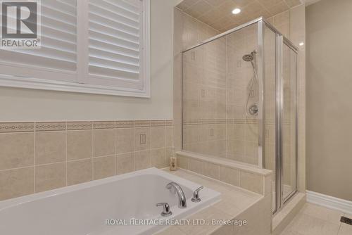 42 Grady Drive, Clarington (Newcastle), ON - Indoor Photo Showing Bathroom