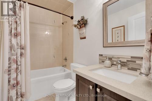 42 Grady Drive, Clarington (Newcastle), ON - Indoor Photo Showing Bathroom