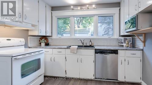 27 Duchess Avenue, London, ON - Indoor Photo Showing Kitchen