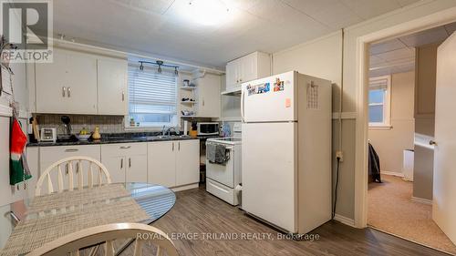 27 Duchess Avenue, London, ON - Indoor Photo Showing Kitchen