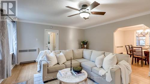 27 Duchess Avenue, London, ON - Indoor Photo Showing Living Room