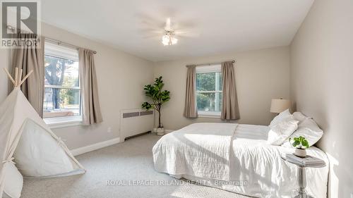 27 Duchess Avenue, London, ON - Indoor Photo Showing Bedroom