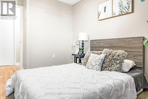 414 - 121 Ling Road, Toronto, ON - Indoor Photo Showing Bedroom