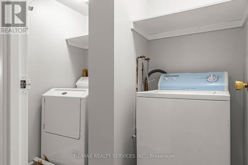 414 - 121 Ling Road, Toronto, ON - Indoor Photo Showing Laundry Room