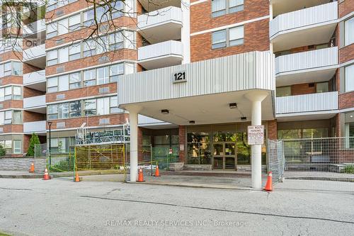 414 - 121 Ling Road, Toronto, ON - Outdoor With Balcony With Facade