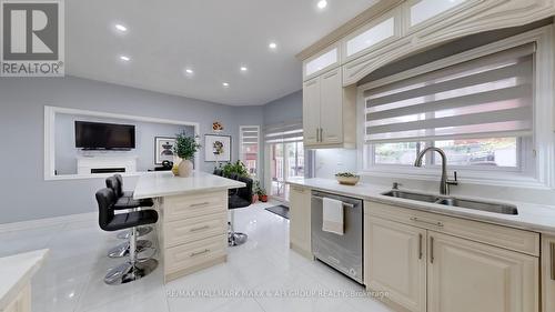 54 Brasswinds Court, Vaughan (West Woodbridge), ON - Indoor Photo Showing Kitchen With Double Sink