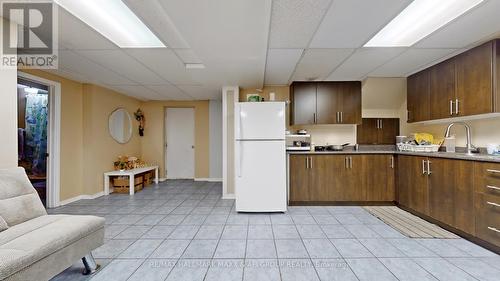 54 Brasswinds Court, Vaughan, ON - Indoor Photo Showing Kitchen