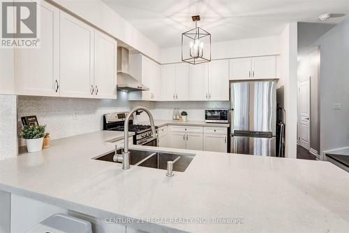 27 - 5992 Turney Drive, Mississauga (Streetsville), ON - Indoor Photo Showing Kitchen With Stainless Steel Kitchen With Double Sink With Upgraded Kitchen