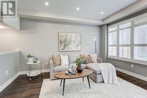 27 - 5992 Turney Drive, Mississauga, ON - Indoor Photo Showing Living Room