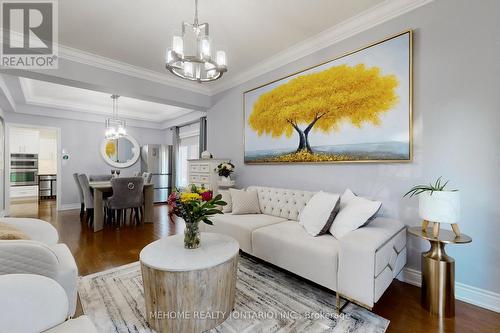 1564 Pinery Crescent, Oakville, ON - Indoor Photo Showing Living Room