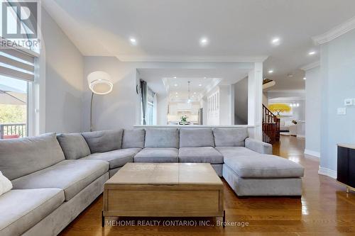 1564 Pinery Crescent, Oakville, ON - Indoor Photo Showing Living Room