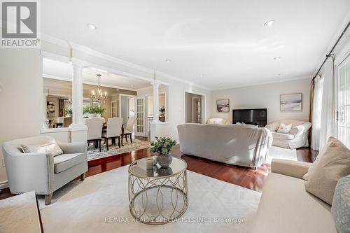 1428 Petrie Way, Mississauga (Clarkson), ON - Indoor Photo Showing Living Room