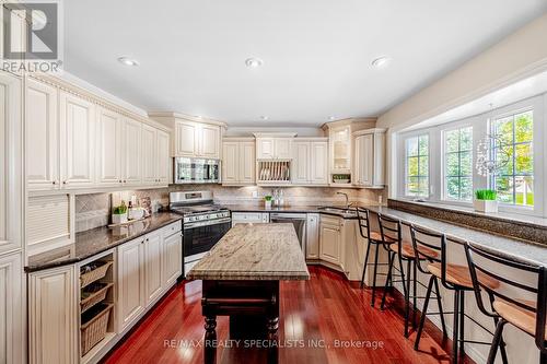 1428 Petrie Way, Mississauga (Clarkson), ON - Indoor Photo Showing Kitchen With Upgraded Kitchen