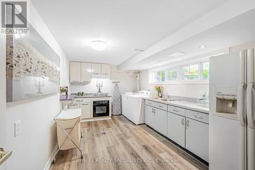 1428 Petrie Way, Mississauga, ON - Indoor Photo Showing Laundry Room