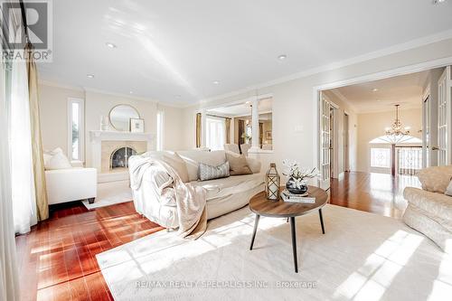 1428 Petrie Way, Mississauga, ON - Indoor Photo Showing Living Room With Fireplace