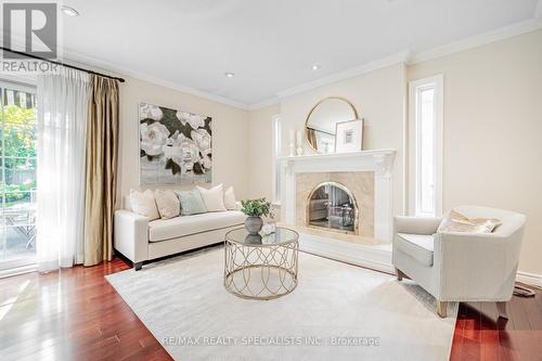 1428 Petrie Way, Mississauga, ON - Indoor Photo Showing Living Room With Fireplace