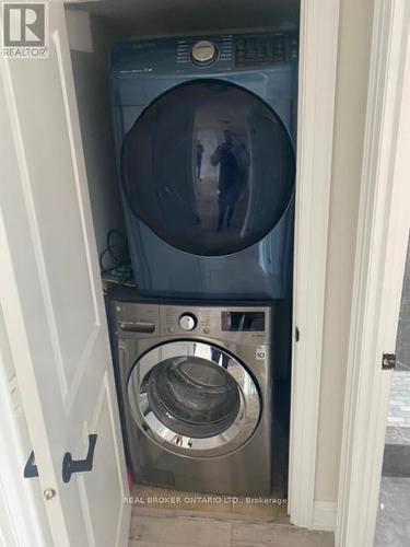 501 - 1040 The Queensway, Toronto, ON - Indoor Photo Showing Laundry Room