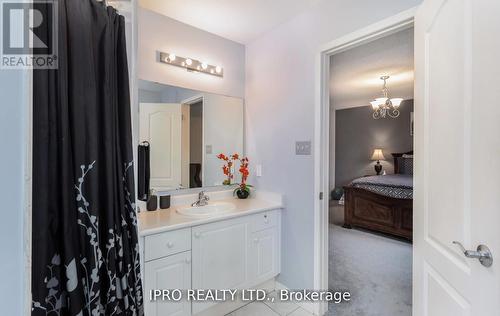 62 Kalahari Road, Brampton (Sandringham-Wellington), ON - Indoor Photo Showing Bathroom