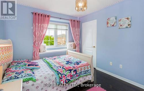 62 Kalahari Road, Brampton (Sandringham-Wellington), ON - Indoor Photo Showing Bedroom