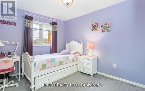 62 Kalahari Road, Brampton (Sandringham-Wellington), ON - Indoor Photo Showing Bedroom