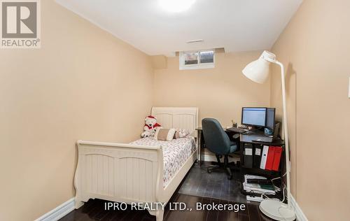 62 Kalahari Road, Brampton (Sandringham-Wellington), ON - Indoor Photo Showing Bedroom