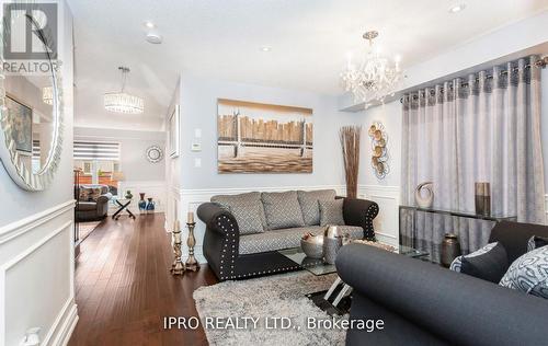 62 Kalahari Road, Brampton (Sandringham-Wellington), ON - Indoor Photo Showing Living Room