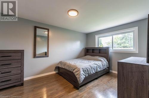 30 Larch Street, Hamilton, ON - Indoor Photo Showing Bedroom