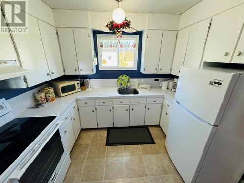 246 Main Street, Norris Arm North, NL - Indoor Photo Showing Kitchen