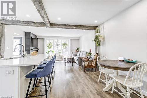 8057 Aintree Drive, Niagara Falls, ON - Indoor Photo Showing Dining Room